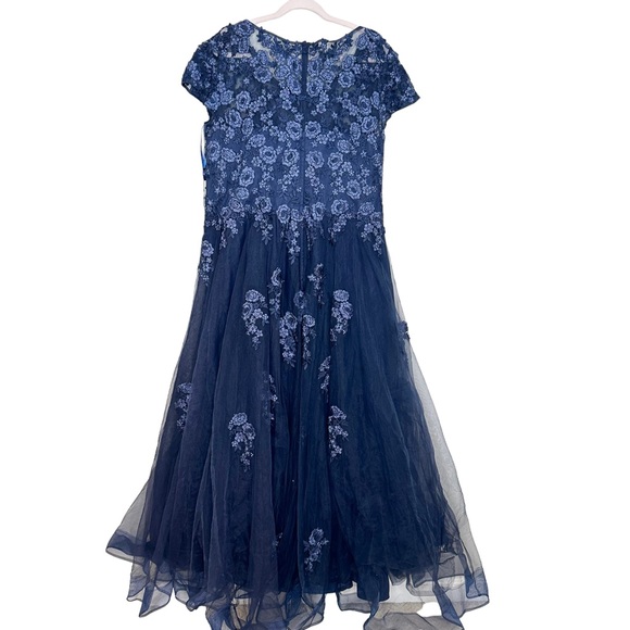 NWT La Femme Size 20 Navy Intricate Lace Long Tulle Gown Plus - Picture 8 of 12